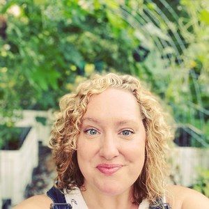 Meet your Posher, Leslie